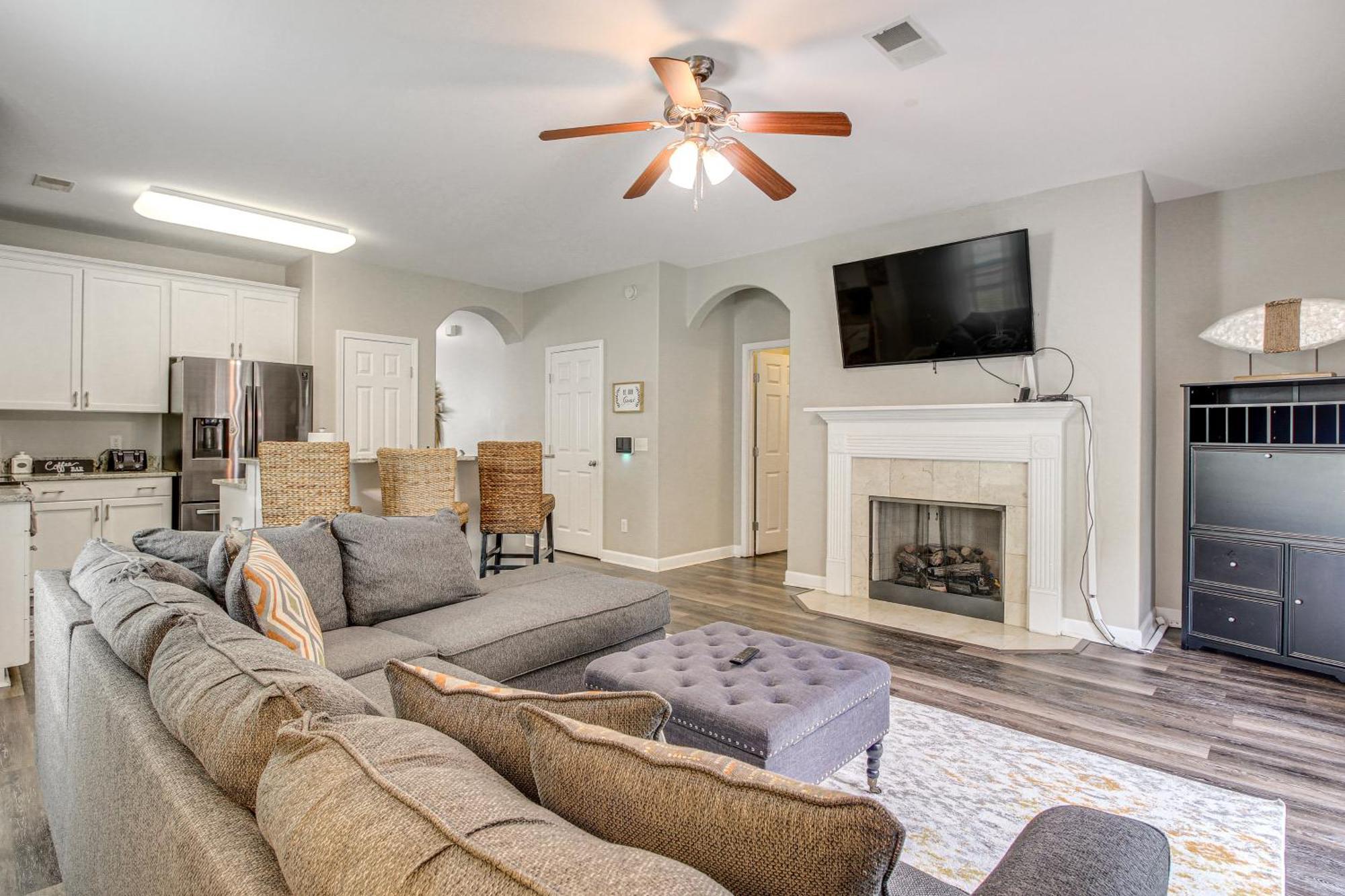 Spacious Pooler Home With Family-Friendly Perks Саванна Екстер'єр фото